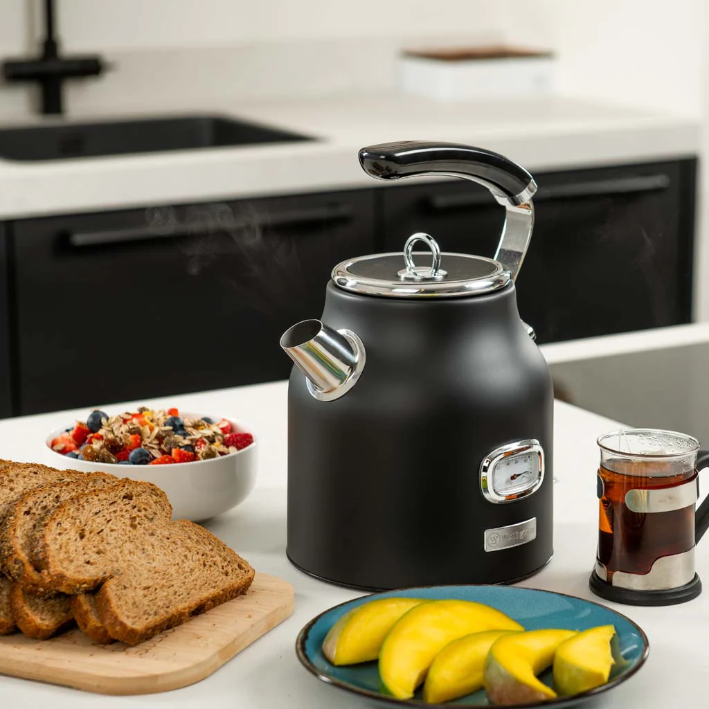 1.7L Retro Series Electric Kettle - Black - Image 7